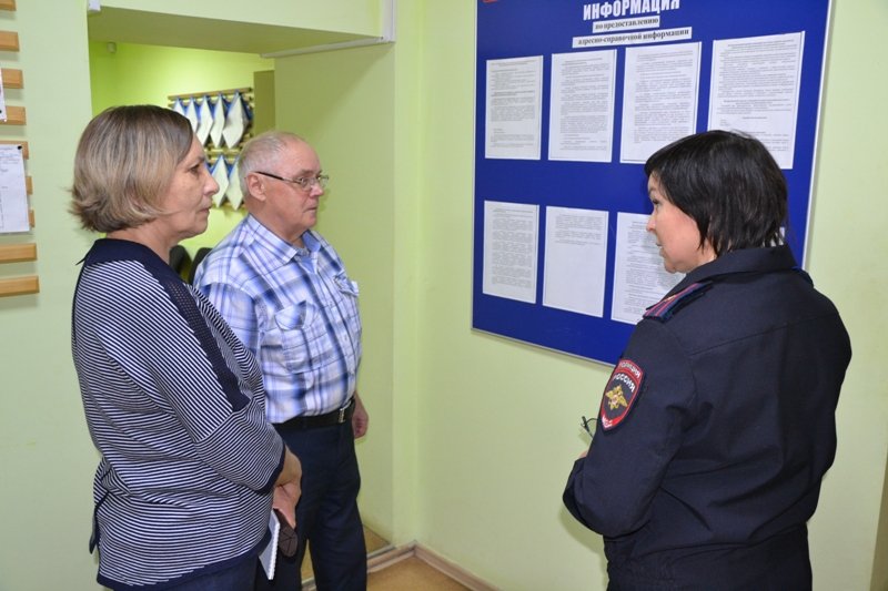 В Кунгуре представители Общественного совета посетили отдел по вопросам миграции